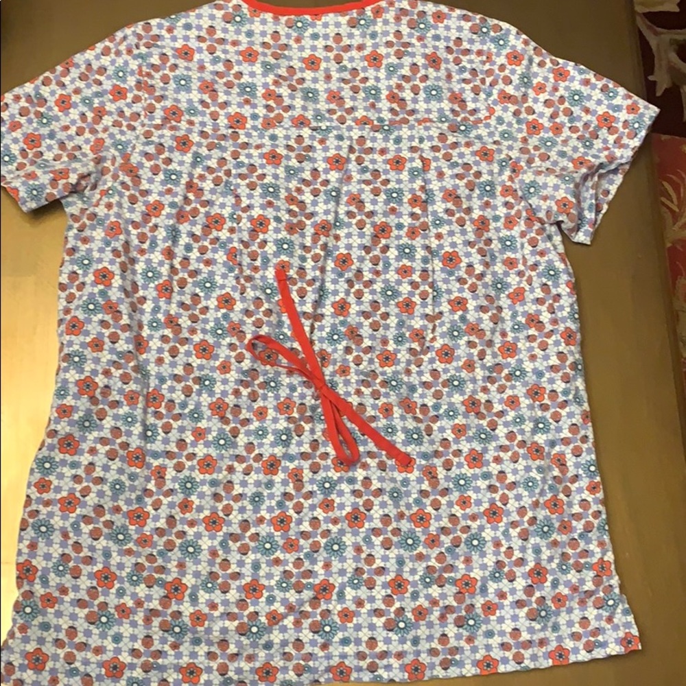 Scrub Top - Picture 3 of 3